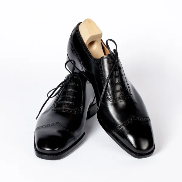 Saint Crispin's Black "V-Cap" Oxfors Made Of Hand-Colored Calfskin