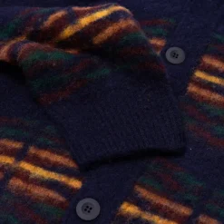 Howlin ' Cardigan 