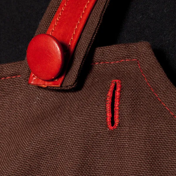 Turms Leather Apron For Elegant Shoe Polishing