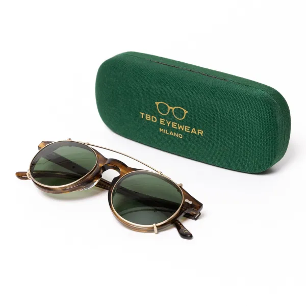 TBD EYEWEAR Sonnenbrille "Clip-Pleat Earth" Mit Grunen Glasern - Handarbeit