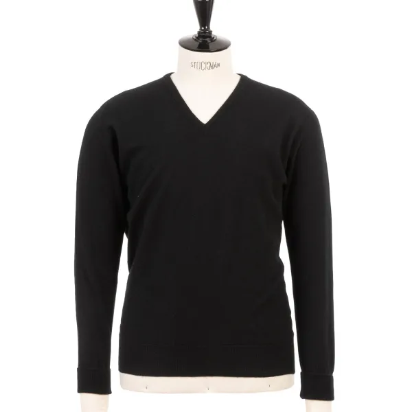 William Lockie Sweater "Oxton Vee" From Fine Scottish 1 Ply Cashmere